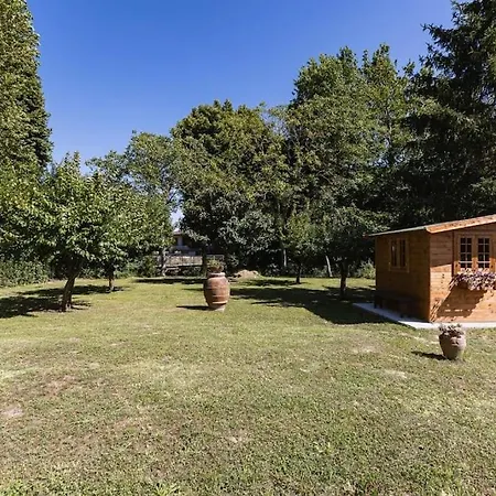 Tuscan Big Garden And Patio Apartment *